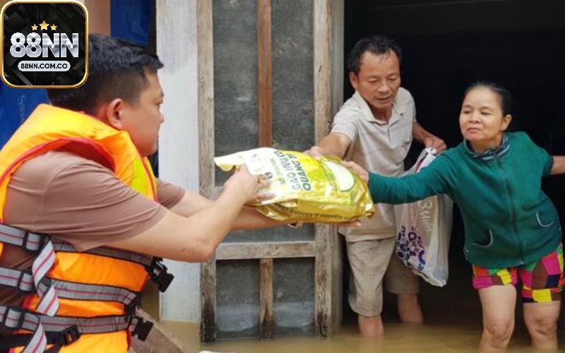 Thùy Trâm là một nhà hảo tâm lớn giúp đỡ cộng đồng